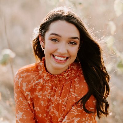 carolinesteen03's profile picture. 