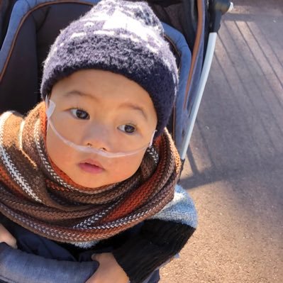 3歳のゆうたんは左心低形成症候群という心疾患を待って生まれてきました。フォンタン手術後ですが、まだまだ在宅酸素は継続中。頭に先天性皮膚欠損があり、一部髪の毛がありません。発達もゆっくりさんですが元気いっぱいです(^^)育児ブログに詳しく書いてます。無言フォロー失礼します。