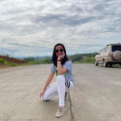 ljayeeee's profile picture. It's called Twitter.