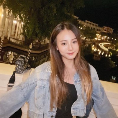 Elena48711492's profile picture. 