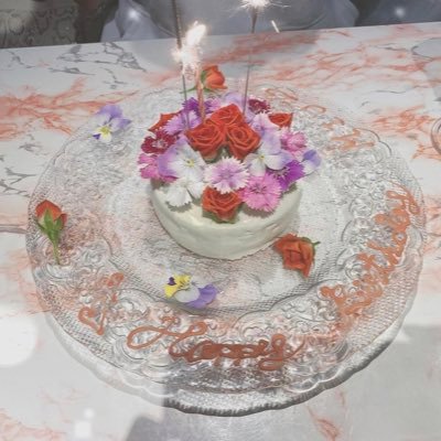 🌿お花のある暮らし🌿 ハーバリウムの講師をしています🌝🌷ドライフラワー🌷ガーランド 🌷アクセサリー を作ってます🦋ご予約はDMにて承ります💁🏼♀️