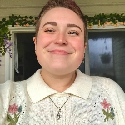 DelynniaW's profile picture. i don’t use Twitter for much other than keeping up with youtubers…