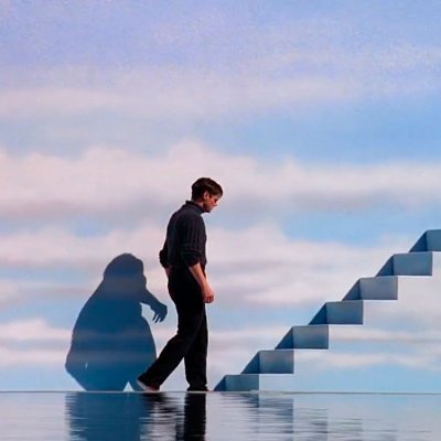 HelloGhost1984's profile picture. 看一眼世界。