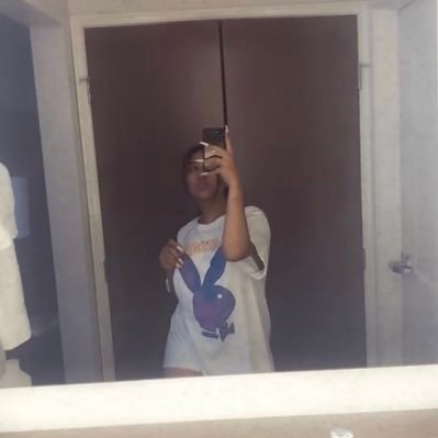 alexanvee's profile picture. ♡