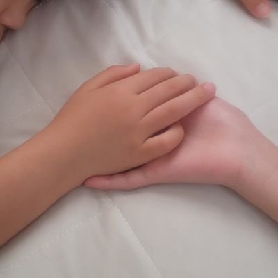eeeriiikkooo's profile picture. 空っぽになったけど😇
好きなもので埋まってきてる最中🤗

娘ちゃん(14歳)息子くん(12歳)大切です\♡/
2023.8.19子猫を救出!キジトラのいくちゃんが新しく家族になりました♡

ゲームすきー!漫画すきー!TVドラマすきー!アニメすきー!声優さん勉強中!