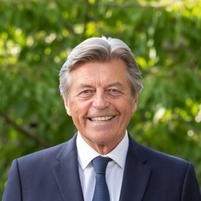 Ancien Ministre, Sénateur de la Haute-Saône, Conseiller régional de Bourgogne-Franche-Comté. Conseiller politique #LR.