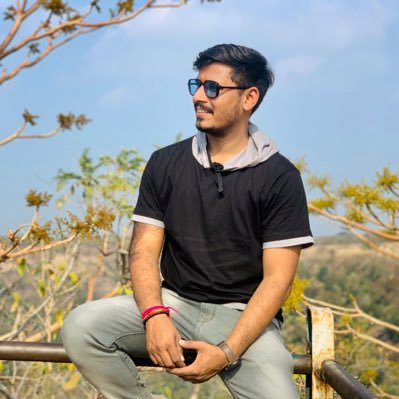 सब सुख लहै तुम्हारी सरना । तुम रक्षक काहू को डरना ॥ 🙏🏻🚩