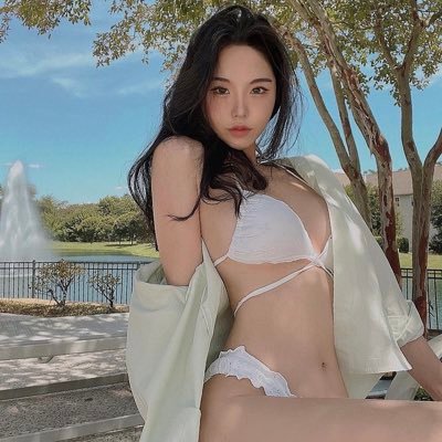 A goddess princess with a charming aura and a total cutie inside.