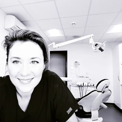 Dentist/Educator/Medical Illustrator/Draughtsman/Painter - Connecting art and science