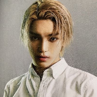 ⠀鴉. - 𝒇. d'Évreux - Irish lover of 𝑚𝑜𝑜𝑛 and 𝐬𝐮𝐧𝐬𝐞𝐭𝐬.  Full-time gamer and Arctic Monkeys lover. © 𝖠𝖼𝗍𝗈𝗋, 𝗆𝗈𝖽𝖾𝗅 𝖺𝗇𝖽 𝖿𝗂𝗅𝗆𝗆𝖺𝗄𝖾𝗋.