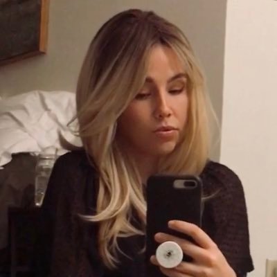 Nata_F001's profile picture. 🌚quantum computing 🌝