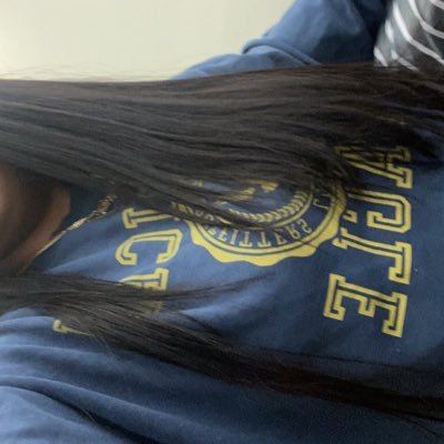 looking for a bestie 🥺 I like girls who like girls. account ran by someone with a pretty pussy 🧘🏽♀️ dm me