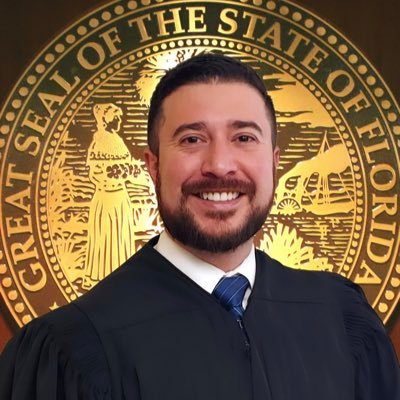 Judge 👨🏻‍⚖️ ⚖️ ⛪️ Father to 🥜 🐶 Proud @GulliverPrep_ and 3x @MiamiHurricanes Alum 🙌🏻🗽🇺🇸