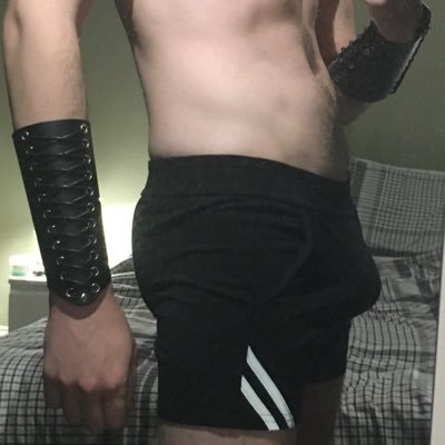 Alpha. Owner. Key holder. Cash master. Occasional vers switch for the right person. cashapp £SW2FinDom - https://t.co/INR08LUbyV