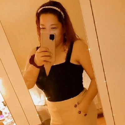 mer_9201's profile picture. “Al final de este viaje en la vida quedará nuestro rastro invitando a vivir.
Por lo menos por eso es que estoy aquí.”