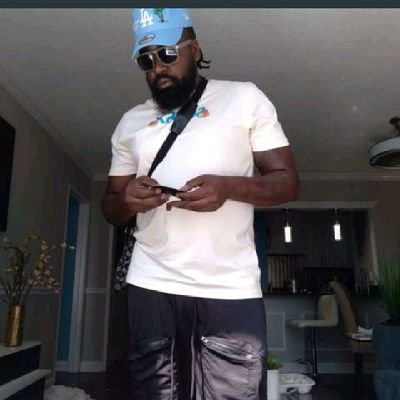 Yam man for president 🙌
I do remix reels of beautiful women and the yams 🍠 they were blessed with. Might catch me vent a couple tweets, but imma keep it 💯
