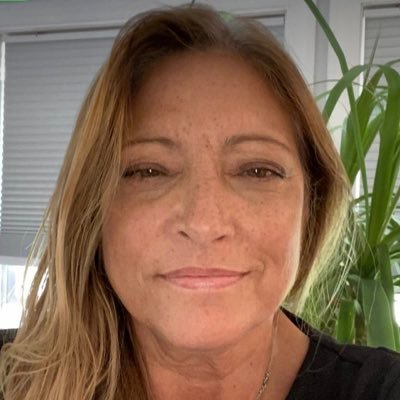 Debbie_Leger_'s profile picture. There is only one way to really be free! The truth will set you free! Believe in who, believes in you!