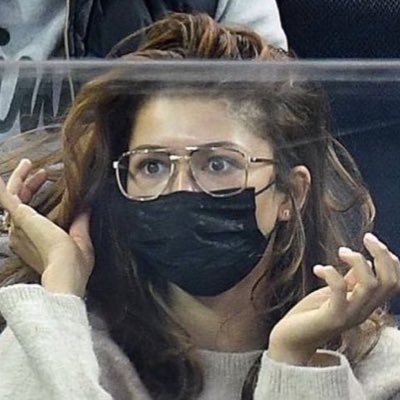 rueseye's profile picture. look away