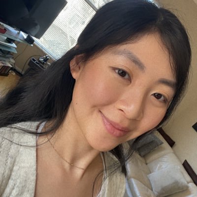 Hello! I'm a UX designer passionate about people: I love to build connections & gain insight to design for the right problems & to create products people love