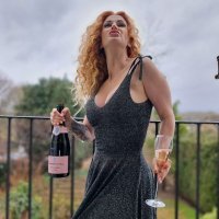 Posingwithalcohol (@posingwithalco) Twitter profile photo