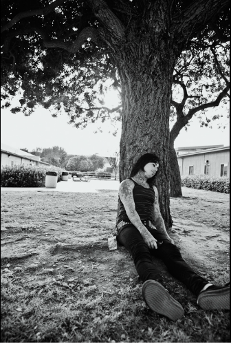 Hi my name is mandy im a (ronnie) addict *Hi mandy*  I should stop thinking of sex with @REDRUMRONNIE. Im insane i can feel it im my bones