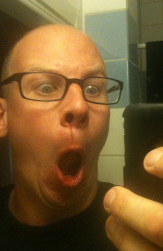 Goteborgsdofter's profile picture. En Göteborgare som bara rökt en halv cigarett i sitt liv och således har en god näsa för stans dofter. Driver cykelkulturkafé @llamalloydse #gbgdoft