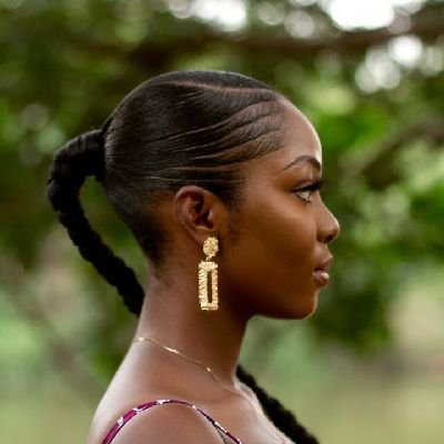 Figmagoddess's profile picture. Product designer || UI/UX designer || Great at improvising || seasonal artist || baker || YouTube @figmagoddess
