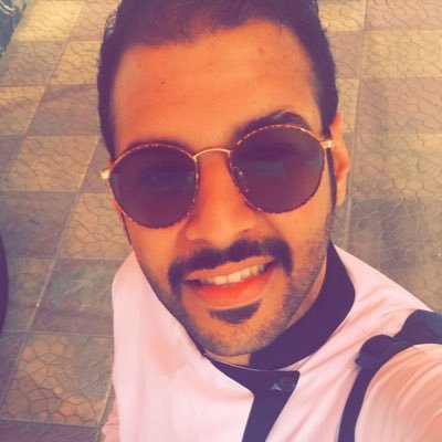 صدفه جعلتني اجد متعتي في عالم الحلويات وجعلت مني هاوي و محباً لكل طبق يحمل في مكونات تحضيره حبات من السُكر من أبناء مكه