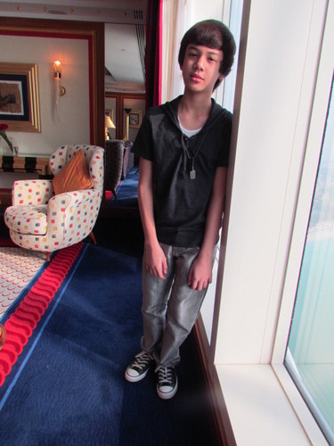 Im a cool guy and fun to be with and i want my dreams to come true and i know someday it will :D