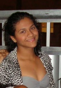 Quando sonho, sonho alto. Estou aqui é pra viver, cair, aprender, levantar e seguir em frente. ( yn'