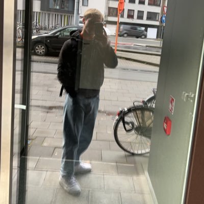 Ward_jnssns's profile picture. Spiegeltje spiegeltje aan de wand, ik heb een mentale achterstand 

Hallo