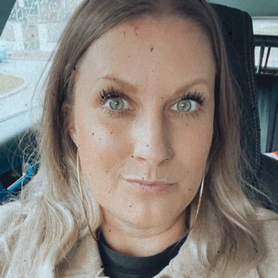 idaboijsen's profile picture. Feminist sober killjoy 💎