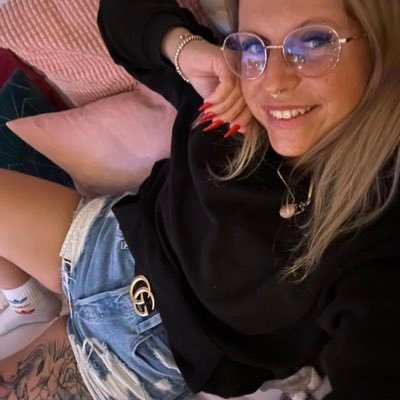 A successful woman who loves giving back to the society
