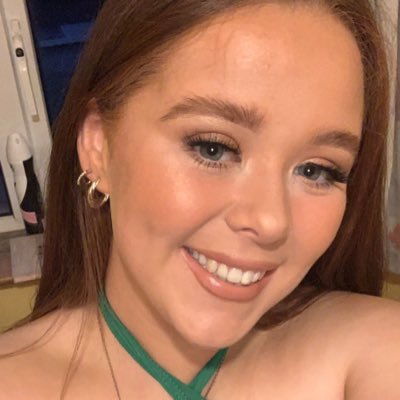 laurafannnon's profile picture. 