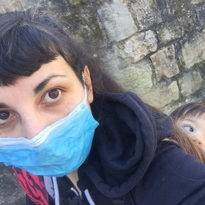 Currela. Hija del agobio. Antifascista.
Siempre con las que pierden.