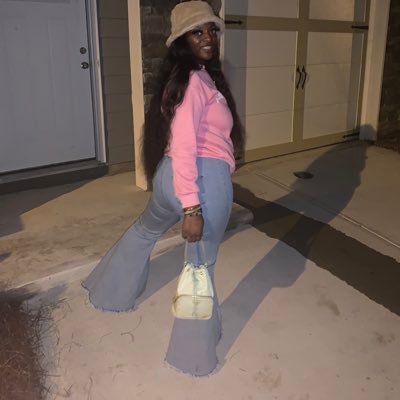 Astoldby_pie's profile picture. Instagram: pie_persona(disabled) •Licensed Esthetician ♉️☀️