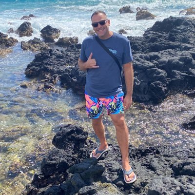 Aloha! Proud, Gay and living my best life!