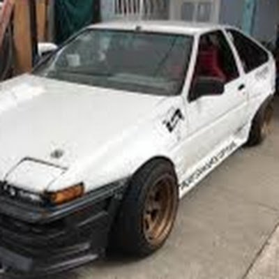 thatyellowr32's profile picture. 