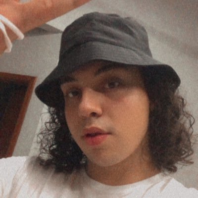 UFRGS licenciatura em dança || quase uma fan account de ariana grande || bicha safada leva na cara || barbie profissões