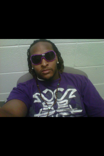 Sp1urg3amatiC's profile picture. Im not perfect nor am I the best! But the difference in me is i can chnge ur life if u let me...... Good or Bad depends on U.... College Boi but NYC blood..,