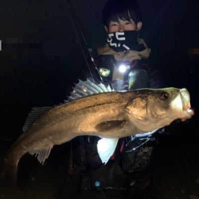 三重県をメインに常に魚を追いかけている20歳🔥 エリアトラウトからキャスティングまで幅広く釣りしてます🎣