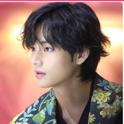 Flo3690's profile picture. "True friendship consist not in the multitude of friends, but in their worth and value!" ✌️💋😊 @bts_twt