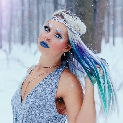 Photographer and Artist looking to collaborate with others creatively. Anne McGill Photography on Instagram and Facebook. Sports and creative photography.