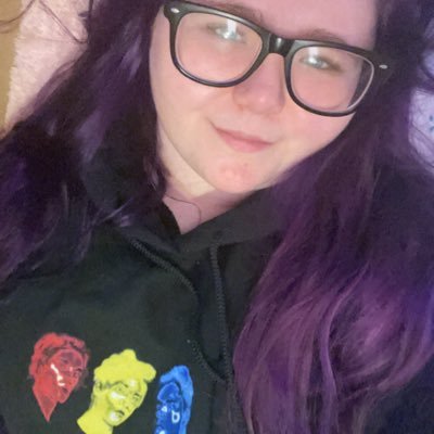 Kalleighxox's profile picture. 24• 🖤🤍 • 💛🩷💜• 🖤🦇 • waterparks 11/20/25