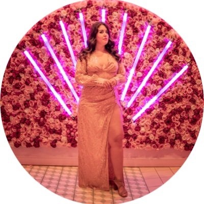 🌏Lived abroad in Japan & South Korea
📍Based in Texas
🎀 Feminine Lifestyle & Solo Female Travel
✈️Travel Guides & Expat Tips