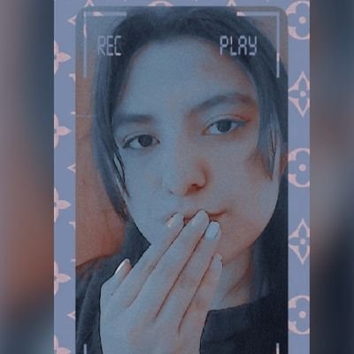 DulceEstradaL's profile picture. Mueres siendo un héroe o vives lo suficiente para convertirte en un villano.

Actuaría