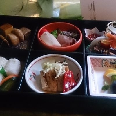 m_argon67542TM's profile picture. どこの誰かは知らないけれど、誰もがみんなシラネーヨ！
名前やつぶやきの中におでん文字があった場合、
また無言フォロー等は問答無用でブロックしますので
あしからず
他人の会話に割り込む場合もありますので
嫌な方は鍵垢かDMで会話してください


4アマ免許持ち
局免あり
リグはICOMのハンディ
使用波は144と430