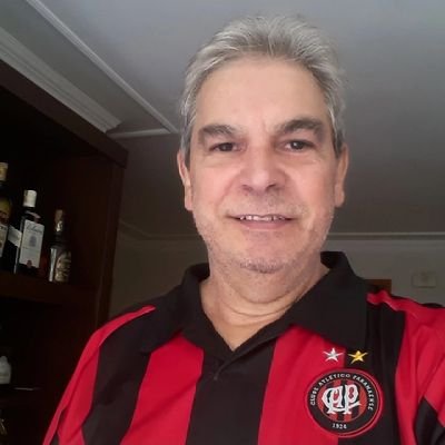 Duas Paixões na Vida minha Esposa e o  Athletico Paranaense: Doente pelo Athletico. Sofredor com Amor
Direita Sempre por um Brasil melhor.