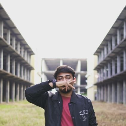 billfajar31's profile picture. - P L U R - |

On Ig : billfajar