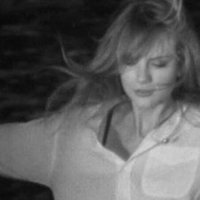 val (@_swiftiebooks) 's Twitter Profile